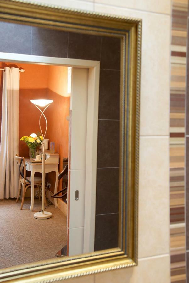 Le Petit Saint-Julien Bed & Breakfast エクステリア 写真